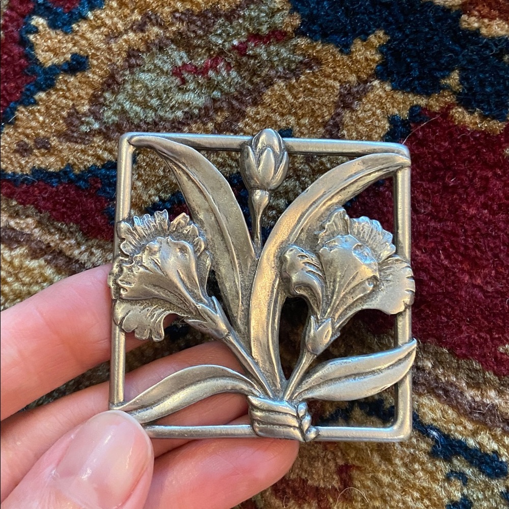 Signed Seagull pewter Canada jewelry art 1987 Iris brooch